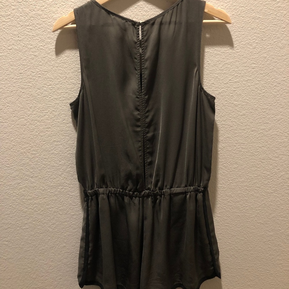 BCBGeneration Romper Size M - Picture 4 of 5